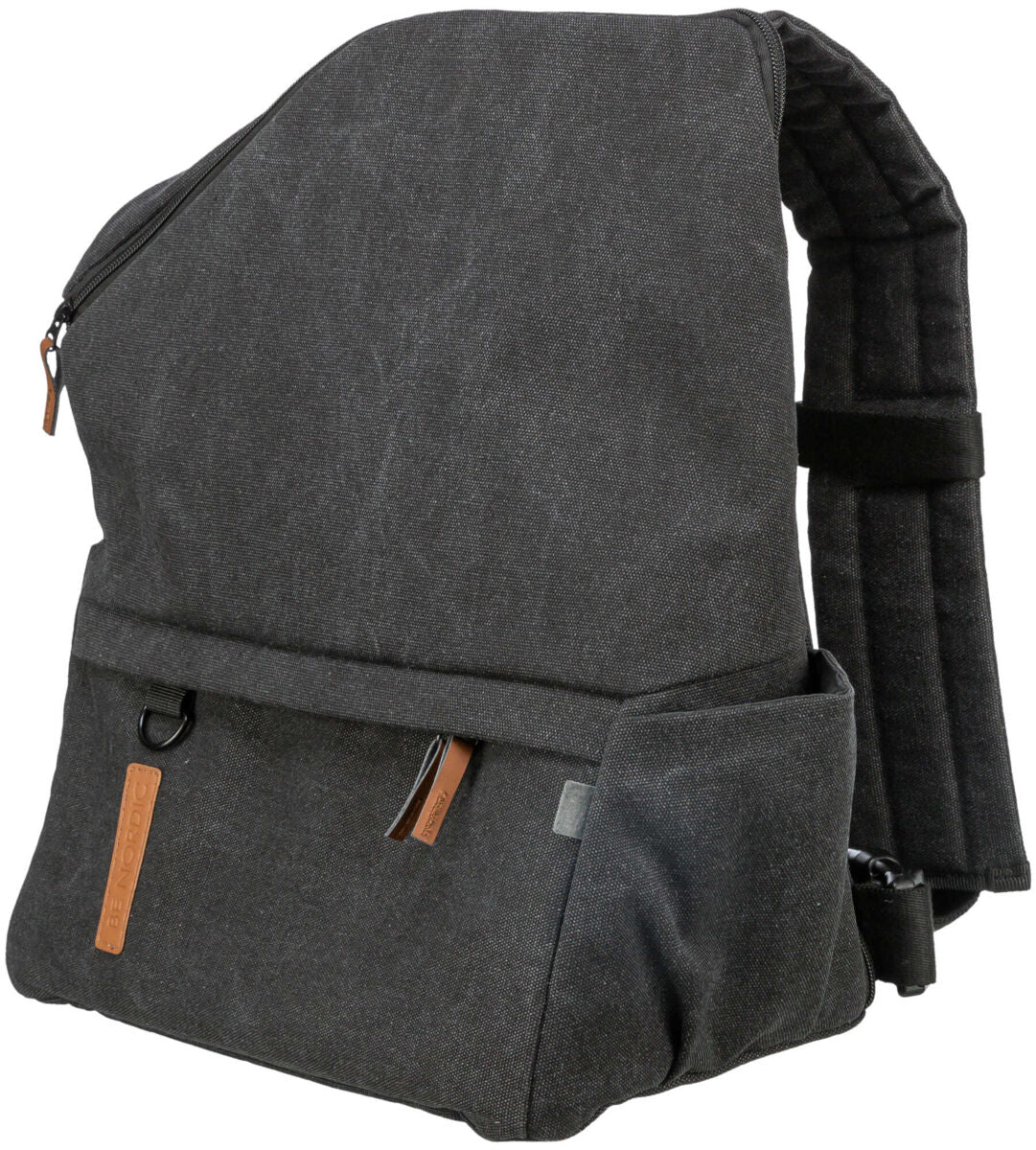 Schwarzer Rucksack mit Reißverschluss, Fronttasche, zwei Tragegurten und braunem Etikett.