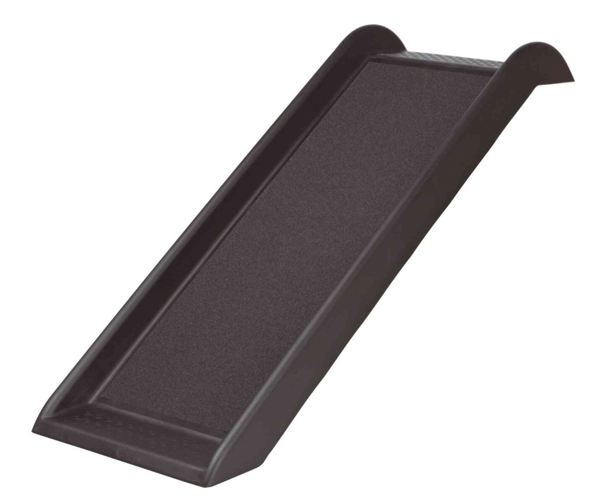 Schwarze Rampe mit erhöhten Seitenrändern und griffiger Oberfläche.