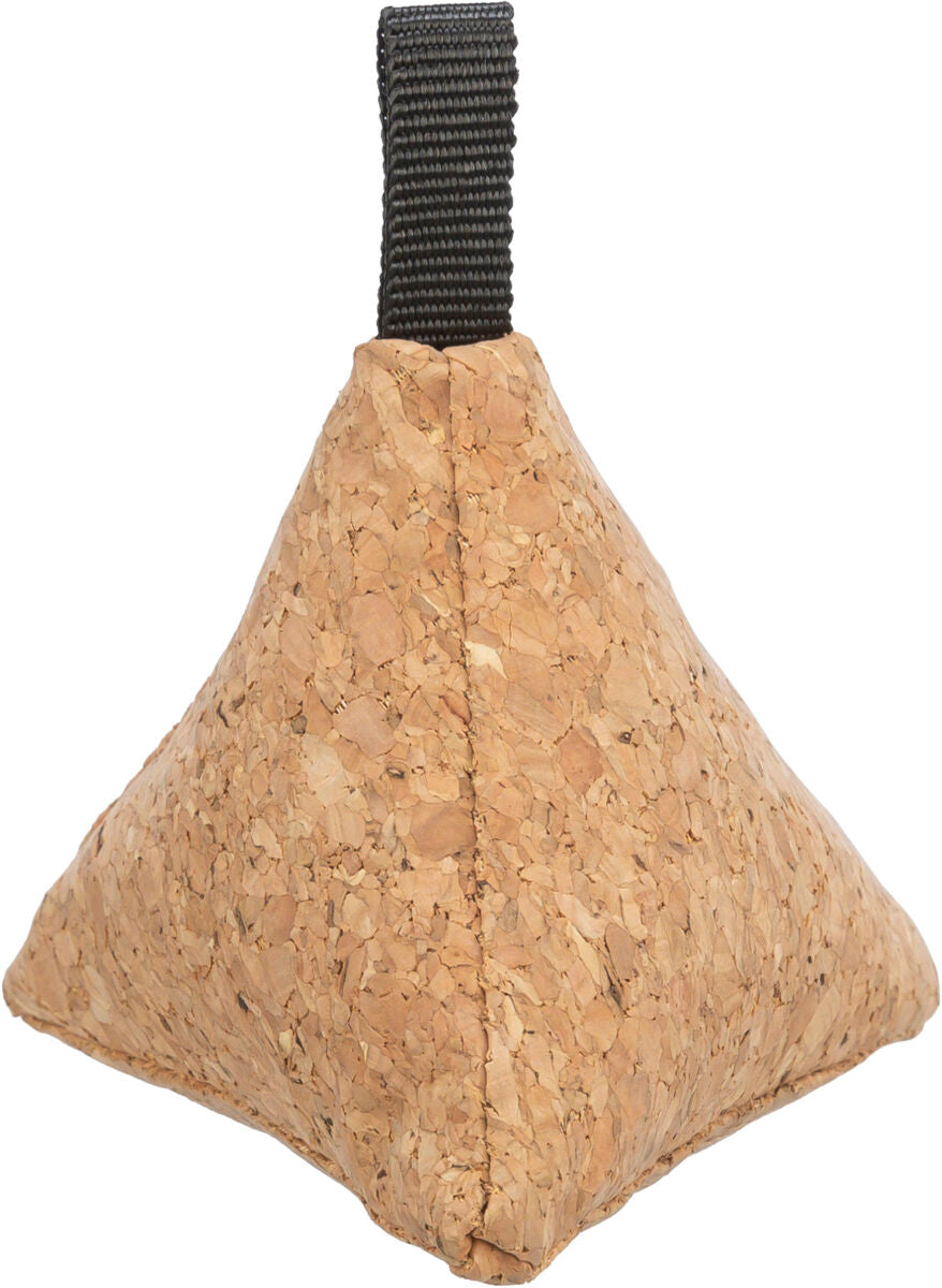 Dreieckiger, korkfarbener Türstopper mit grober Struktur und schwarzer Schlaufe an der Spitze.