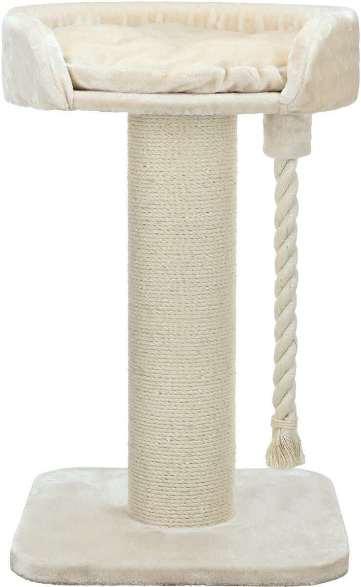 Kratzbaum in Beige mit weichem, gepolstertem Liegebereich, stabilem Sisalstamm und hängendem Seilspielzeug.