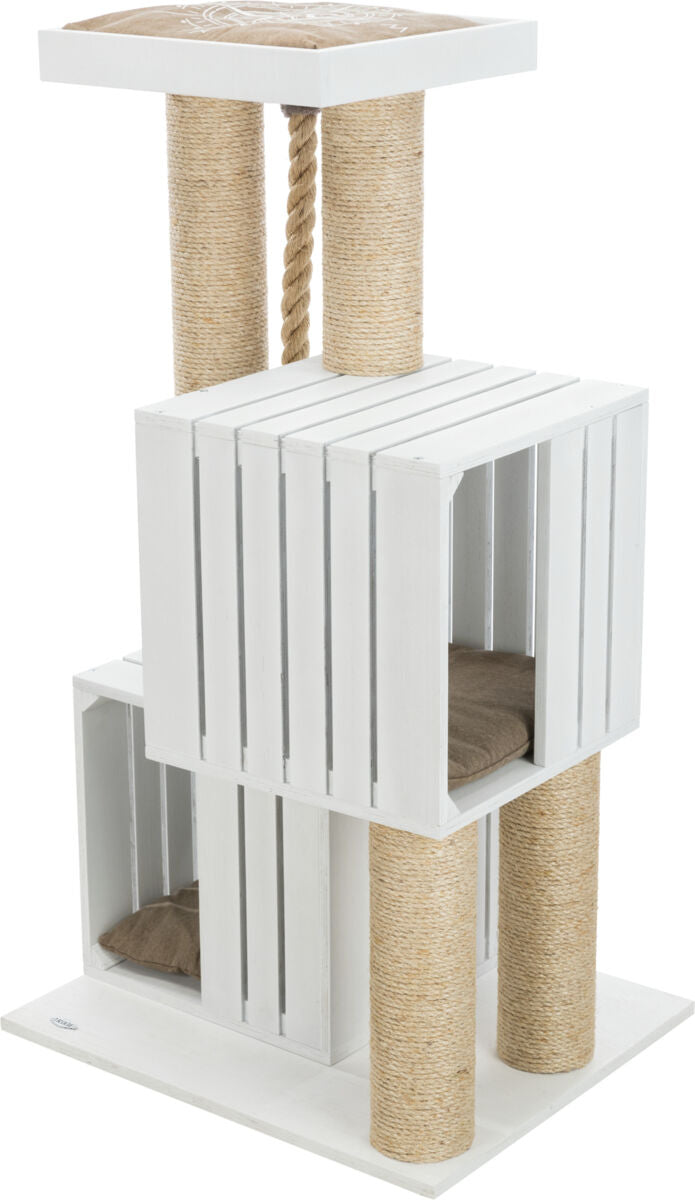 Weiße, mehrstufige Katzenkratzmöbel aus Holz mit sisalumwickelten Säulen und Kissen auf den Ebenen.