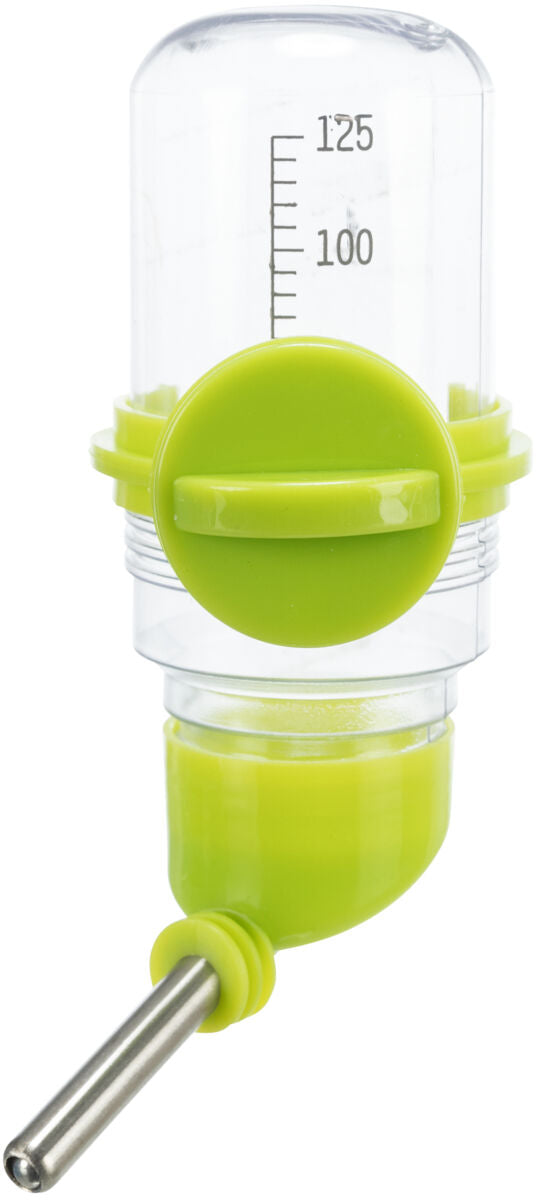 Durchsichtige Wasserflasche mit grünem Verschluss und Metalltrinkrohr, Skala bis 125 ml sichtbar.