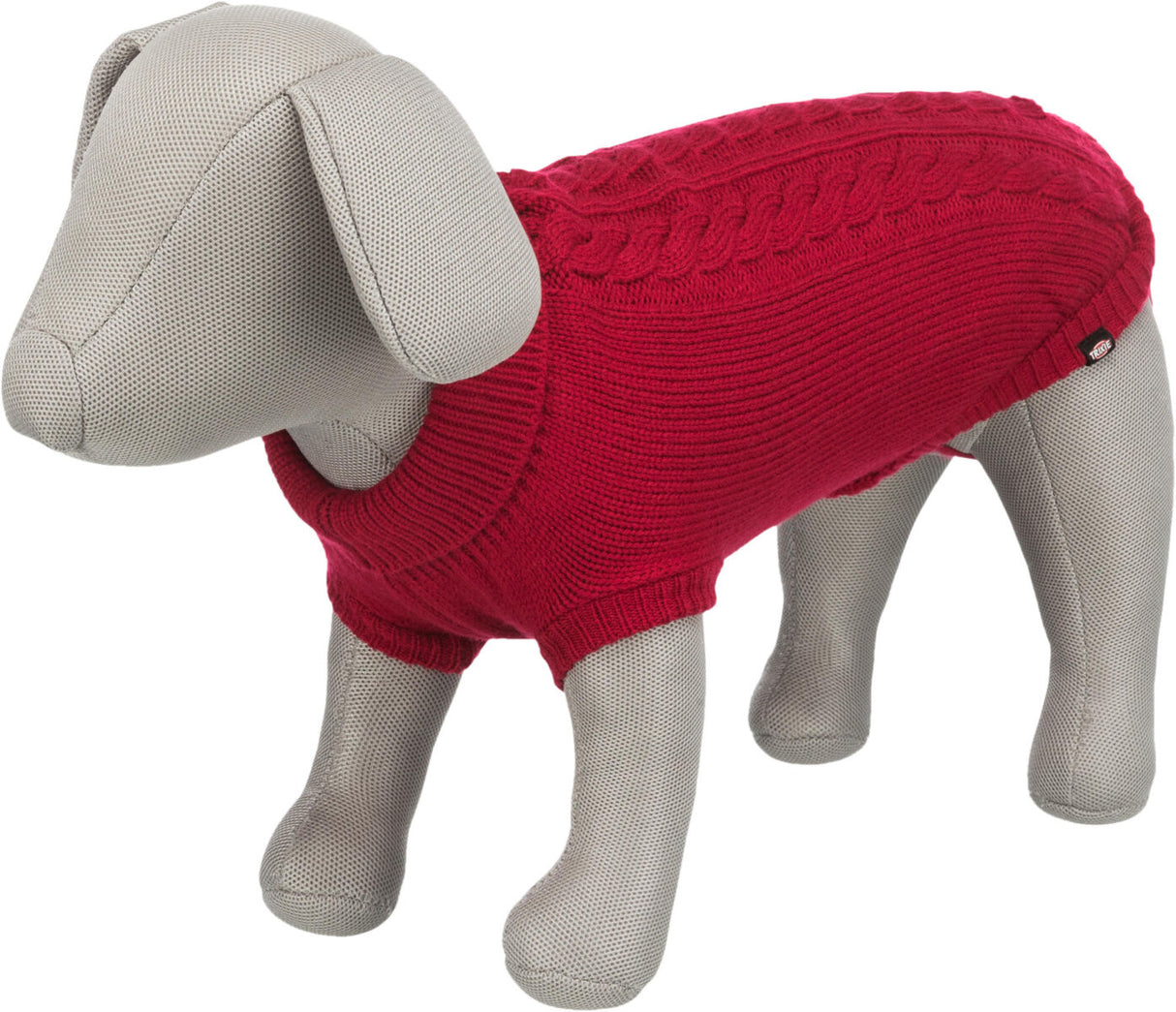 Graues Hundemodell trägt einen gestrickten, roten Pullover mit Zopfmuster.