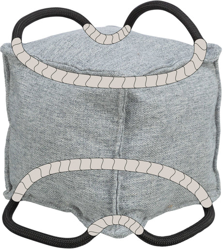 Grauer, quadratischer Stoffwürfel mit schwarzen Seilen, die oben und unten befestigt sind.