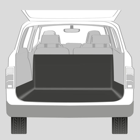 Ein Auto mit geöffneter Heckklappe zeigt einen leeren, schwarzen Kofferraum, Rücksitze und Autoinnenraum erkennbar.