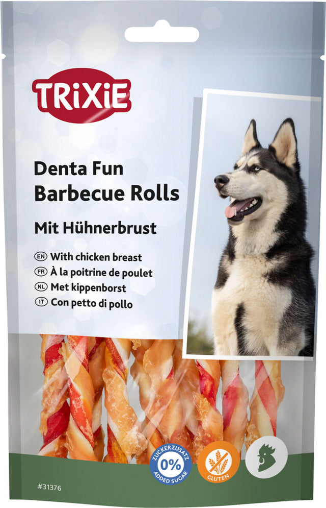 Verpackung von Trixie Denta Fun Barbecue Rolls mit Hühnerbrust, Bild eines Hundes, Text in mehreren Sprachen.