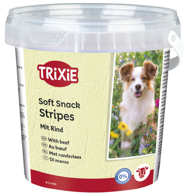 Behälter mit der Aufschrift "Trixie Soft Snack Stripes mit Rind" und einem Hundeabgebildet.