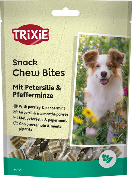 Verpackung von TRiXiE Snack Chew Bites mit Petersilie und Pfefferminze, Bild eines Hundes, verschiedene Sprachen.