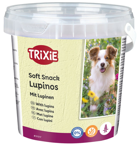 Plastikbehälter mit TRIXIE-Logo und der Aufschrift "Soft Snack Lupinos mit Lupinen," daneben Bild eines Hundes.