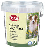 Behälter mit Trixie Soft Snacks Dog'o'Rado mit Huhn, Abbildung eines Hundes und Text in mehreren Sprachen.