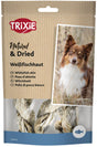 Verpackung mit Markenlogo, Text "Natural &amp; Dried Weißfischhaut" in mehreren Sprachen, Hundebild auf braunem Hintergrund.