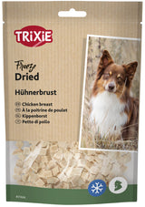 Verpackung von Hühnerbruststücken gefriergetrocknet, unter der Marke Trixie, mit einem Bild eines Hundes.