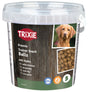 Hundesnack-Eimer mit braunen Bällchen, Aufschrift "TRIXIE Premio Trainer Snack Balls mit Huhn", Foto eines Hundes.