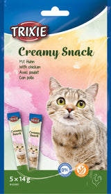 Verpackung von Trixie Creamy Snack mit Huhn, Abbildung einer Katze, Aufschrift auf Englisch, Deutsch, Französisch, Spanisch.