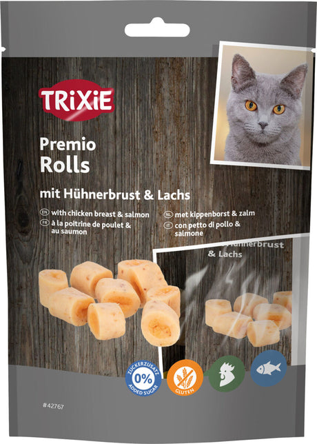 Verpackung mit orangefarbenen Snacks, Aufschrift "Premio Rolls mit Hühnerbrust &amp; Lachs", Katzengesicht oben rechts.