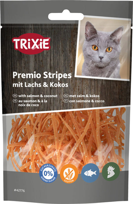 Verpackung von Katzenleckerlis mit Lachs und Kokos, Markenname Trixie, Bild einer grauen Katze, Text in mehreren Sprachen.