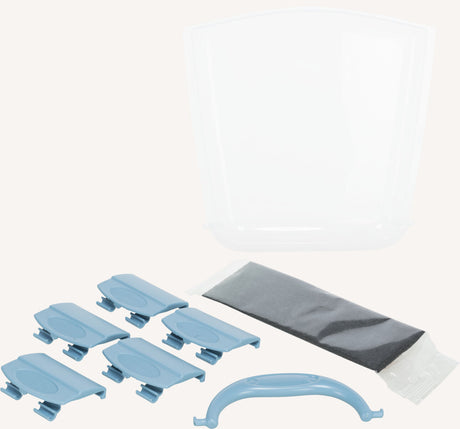 Transparente Abdeckung, sechs blaue Clips und ein schwarzer Beutel; Zubehörset auf hellem Hintergrund.
