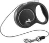 Schwarze Flexi-Rollleine mit ergonomischem Griff und silbernem Karabiner, Design-Aufdruck auf der Hülle.