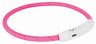 Pinkes LED-Halsband mit weißem Verschluss und USB-Anschluss, rund geformt und glatt strukturiert.