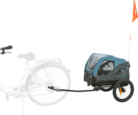 Fahrradanhänger in Blau mit durchsichtigem Dach und zwei Rädern, orangefarbene Fahne am Heck, angehängt an Fahrrad.