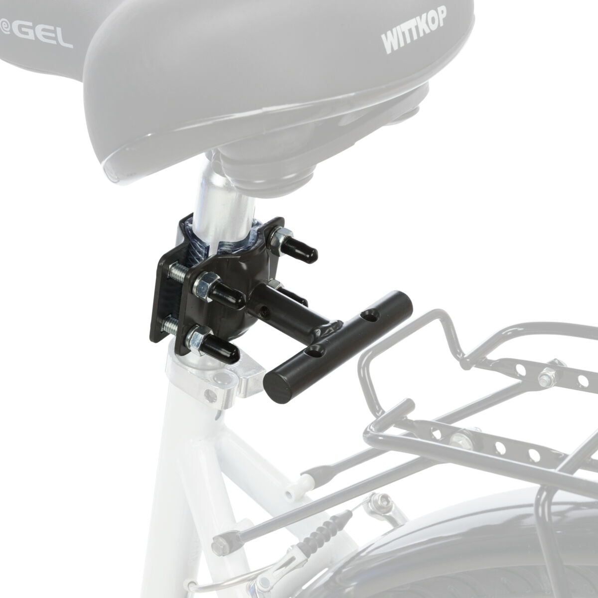 Schwarze Fahrradhalterung ist an einer weißen Sattelstütze befestigt, darunter ein teilweise sichtbarer Gepäckträger.