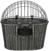 Geflochtener Fahrradkorb aus grauem Material mit schwarzem Metallgitter und zwei Riemen an der Oberseite.