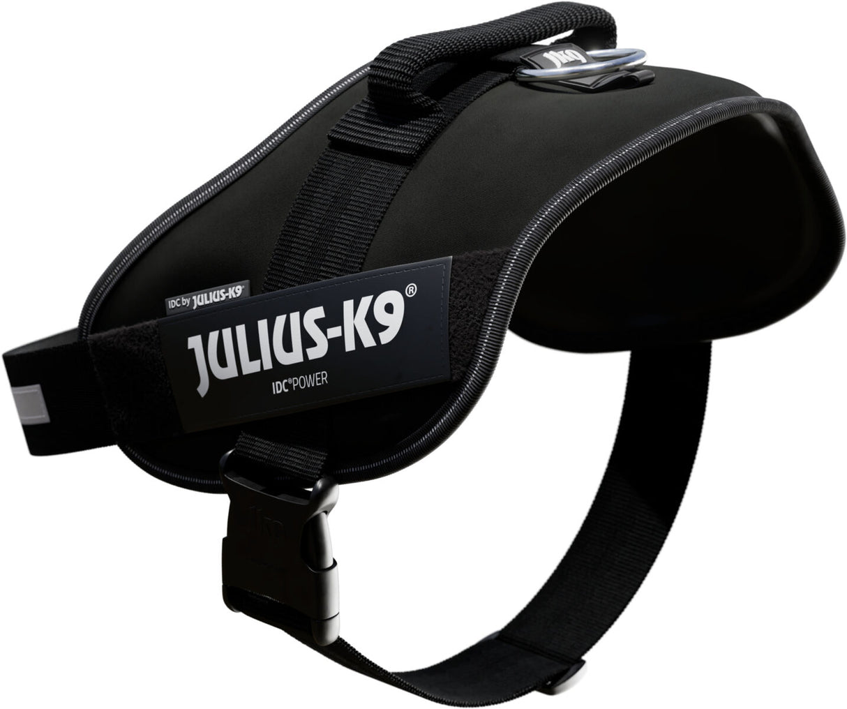 Schwarzes Hundegeschirr mit der Aufschrift "JULIUS-K9" und verstellbarem Riemen, Kunststoffschnalle und Griff.