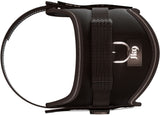 Schwarzes Hundegeschirr mit verstellbaren Gurten und reflektierenden Details, Label "JK9" sichtbar.