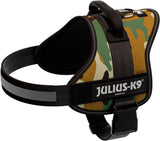 Hundegeschirr mit Camouflage-Muster und Aufschrift "Julius-K9", schwarzer Kunststoffverschluss, Metallring.