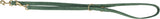 Grüne Hundeleine mit goldfarbenen Karabinerhaken und Metallringen, doppelt genäht.