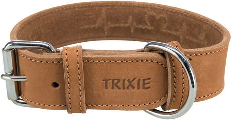 Der braune Lederhundehalsband hat eine silberne Schnalle und die Prägung "Trixie".