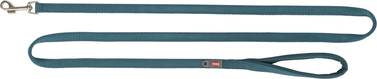 Blaue Hundeleine aus Nylon mit Metallschnalle, länglich mit Handschlaufe und Trixie-Logo.