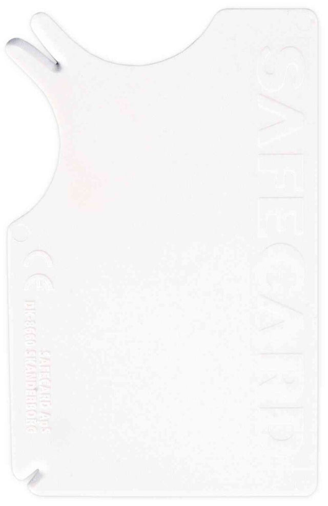 Weiße Karte mit abgerundeten Ecken und Auskerbung, geprägt mit vertikalem Text "SAFE CARD" und weiteren kleineren Details.