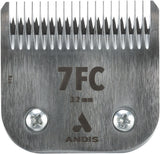 Metallklinge mit Aufschrift "7FC 3,2 mm ANDIS", zwei Schrauben sichtbar, Zähne oben in zwei Reihen.
