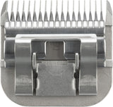 Metallene Haarschneideklinge mit feinen Zähnen und silberner Oberfläche, rechteckige Form.