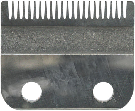 Metalltrimmerklinge mit feinen Zähnen oben und zwei Löchern unten, silberfarben.