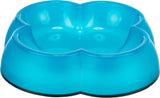 Blauer Napf mit glänzender Oberfläche, in Form eines vierblättrigen Kleeblatts gestaltet.