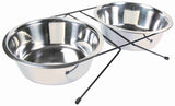 Zwei silberne Futterschalen aus Metall auf einem schwarzen Metallgestell.