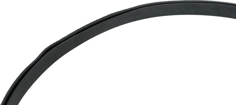 Ein schwarzer, gebogener Streifen aus festem Material vor weißem Hintergrund.