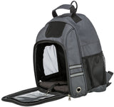 Grauer Rucksack mit Netzfenstern und Reißverschluss, eine offene Klappe zeigt das Innenfutter.