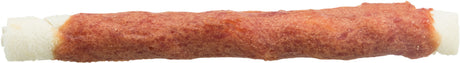 Ein rötlich-brauner Kausnack mit geriffelter Oberfläche und weißem Kern in zylindrischer Form.