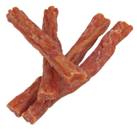 Fünf rotbraune Sticks gleichem Aussehens liegen kreuz und quer auf hellem Hintergrund.