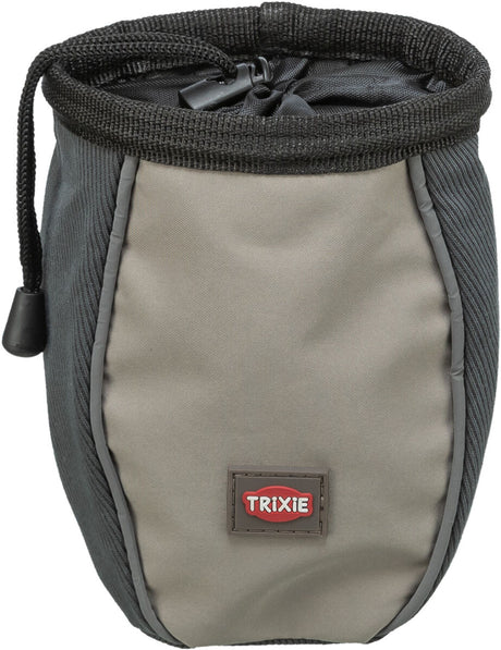 Grauer Beutel mit Kordelzug und schwarzem Rand, vorne ein "TRIXIE"-Logo, robuste Struktur, oben geöffnet.