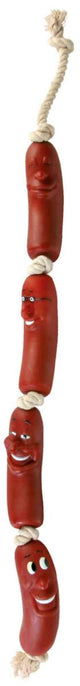 Vier rote Wurstfiguren aus Gummi, aufgereiht an einem Seil, jede mit unterschiedlichen Gesichtsausdrücken.