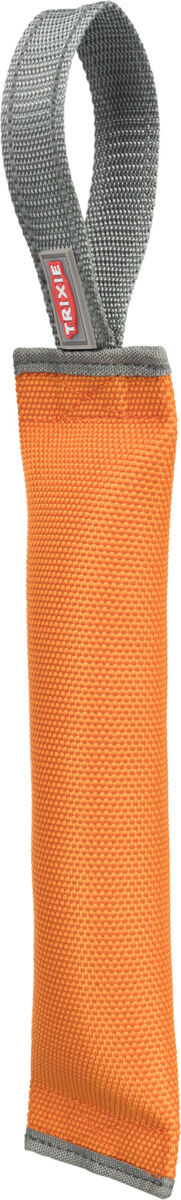 Ein oranges, längliches Spielzeug mit grauem Schlaufenband und rotem Text auf grauem Etikett.