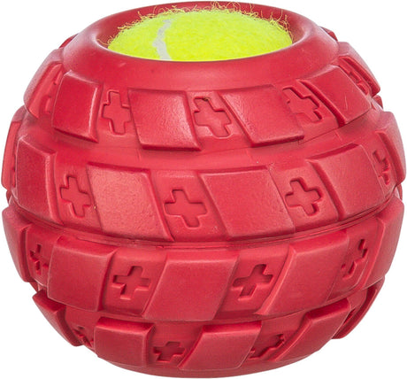 Roter Ball mit strukturiertem Gummimuster und sichtbarem gelbem Tennisball im Inneren.