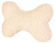 Knochenförmiges, cremefarbenes Kissen mit flauschiger Oberfläche.