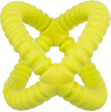 Gelbes, multidimensionales Spielzeug in Knotenform mit geripptem Oberflächenmuster.