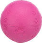 Runder, pinker Ball mit strukturierter Oberfläche und eingearbeiteten Pfotenabdrücken.