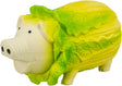 Plastikfigur eines gelben Schweins mit grünem Kohl als Körper, detaillierte Textur, auf weißem Hintergrund.
